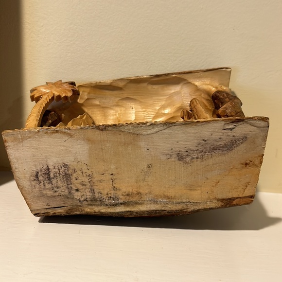 Wood Carved Nativity.  Christmas Decor - Picture 14 of 16
